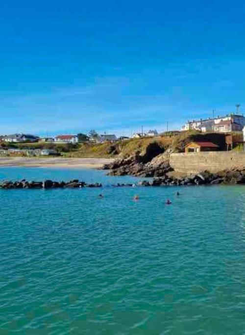 Cosy Portmor Log Cabin- Sea Views, Deck & Relaxation Malin Head エクステリア 写真
